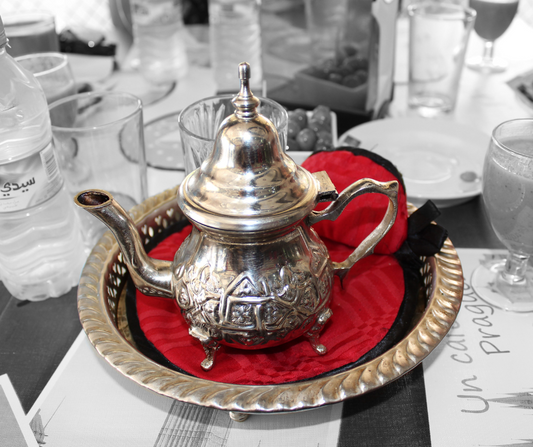 Zubereitung marokkanischer Tee