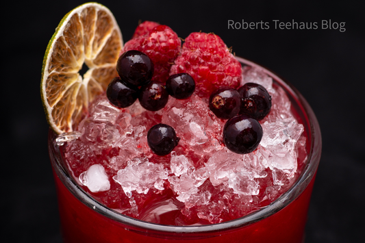 Eistee mit Waldbeeren selber machen