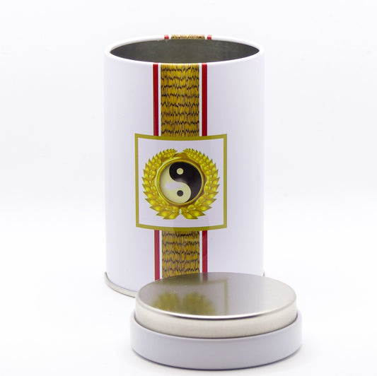 Bezaubernde Teedose mit Yin-Yang-Symbol
